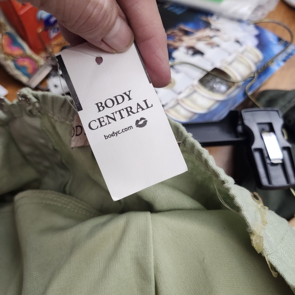 Body Central Green Women's Dress - Picture 5 of 9